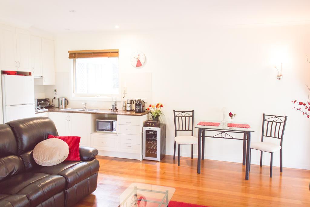 Lakeside Cottage Luxury B&B Mount Dandenong Bagian luar foto