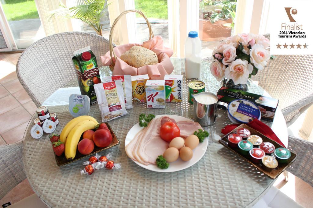 Lakeside Cottage Luxury B&B Mount Dandenong Bagian luar foto