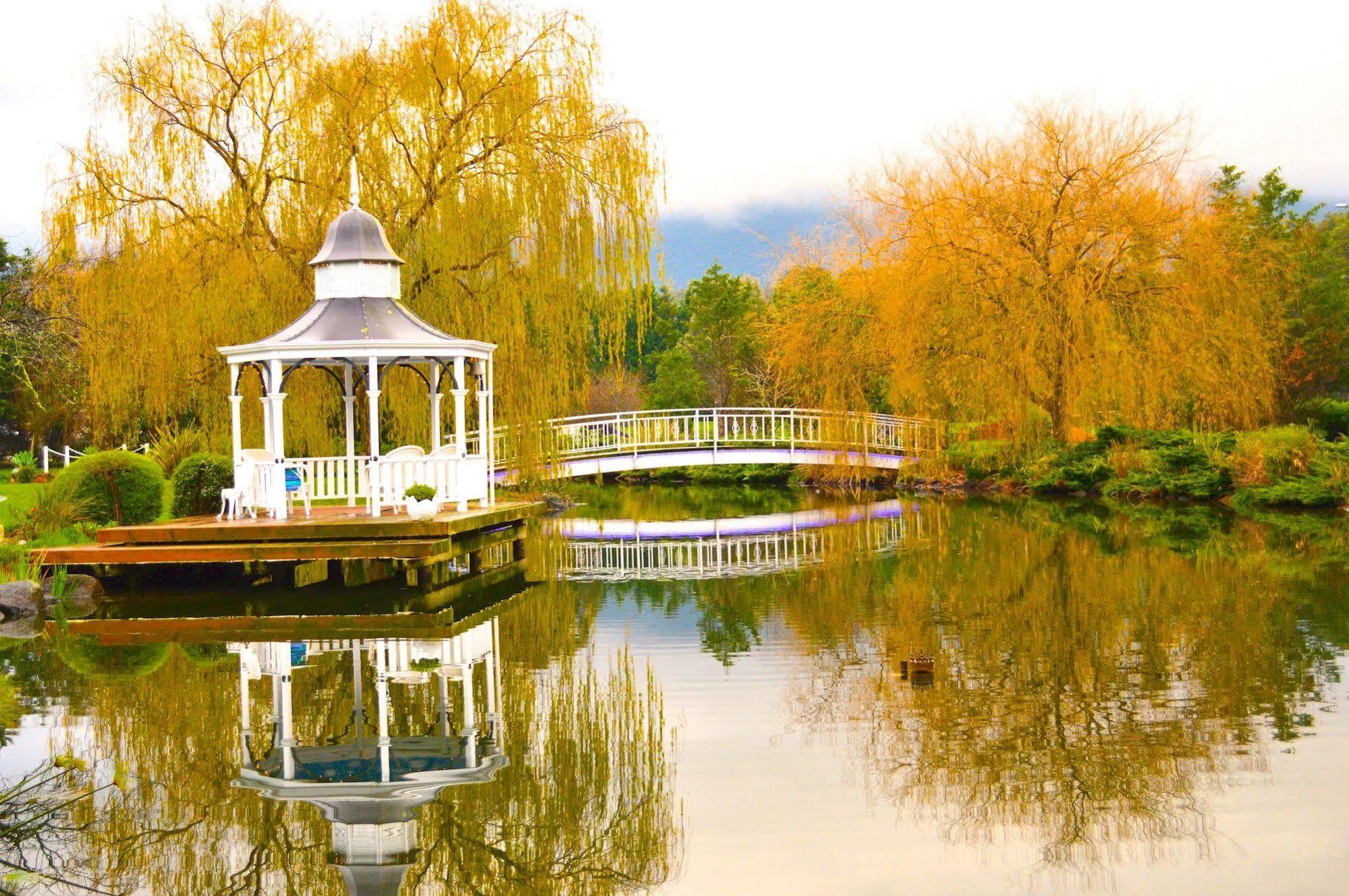 Lakeside Cottage Luxury B&B Mount Dandenong Bagian luar foto